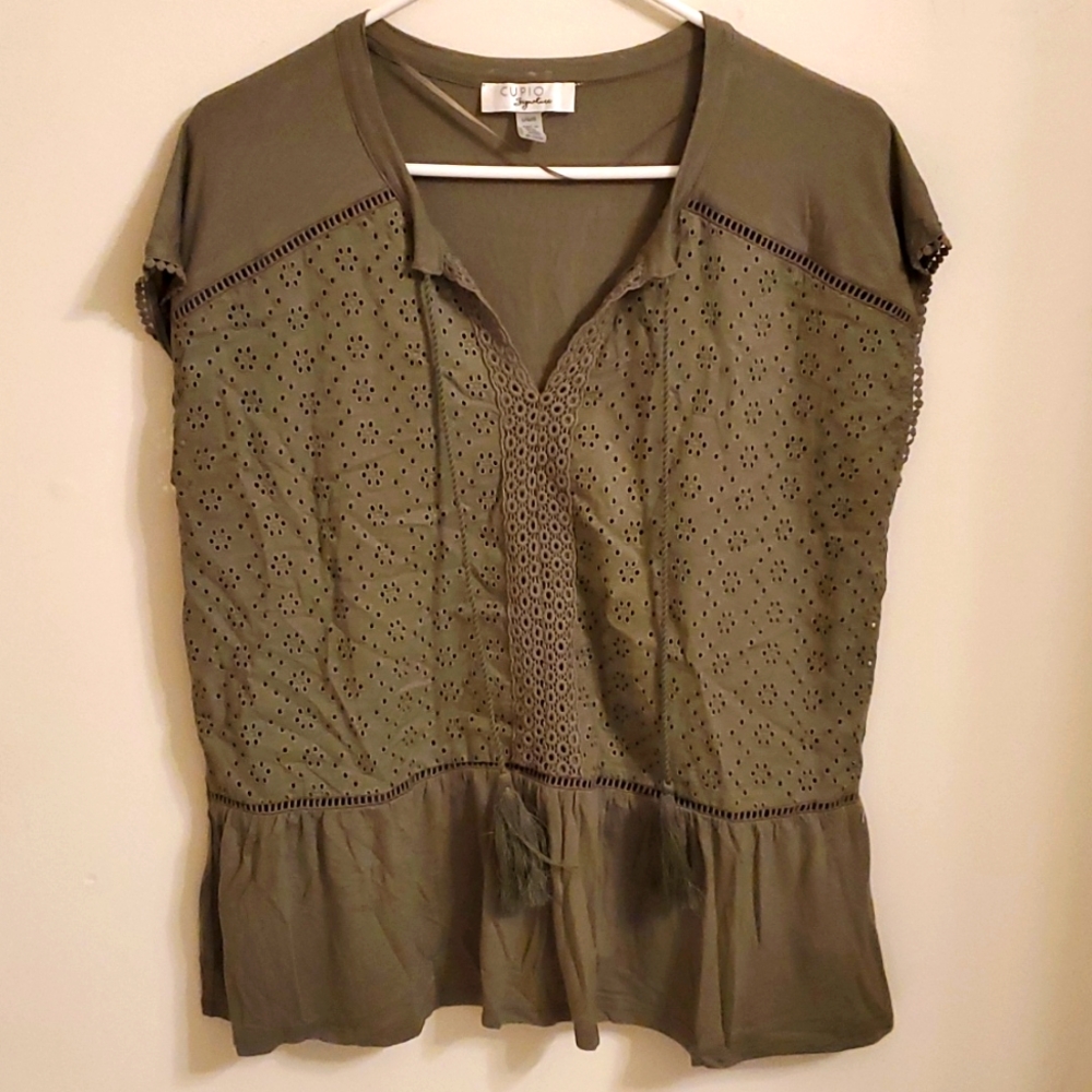 Curious Signature Hunter Green blouse